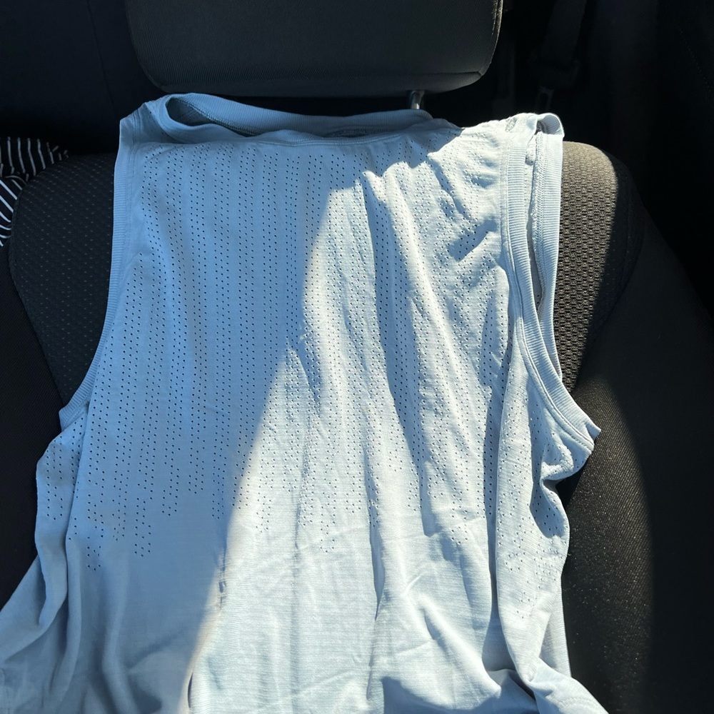 Lululemon cropped tank
